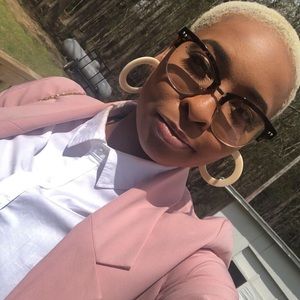 Meet your Posher, Erica